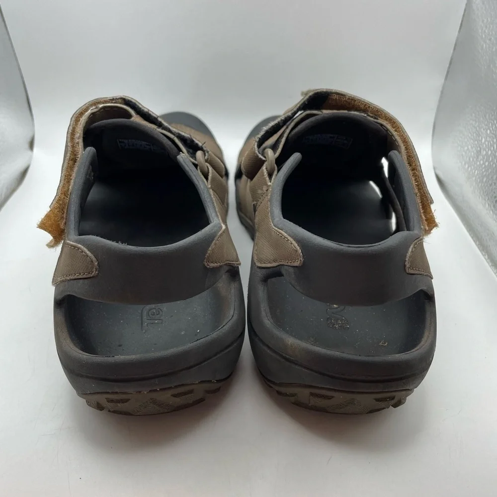 Teva Flintwood men’a brown hiking sandals size 8